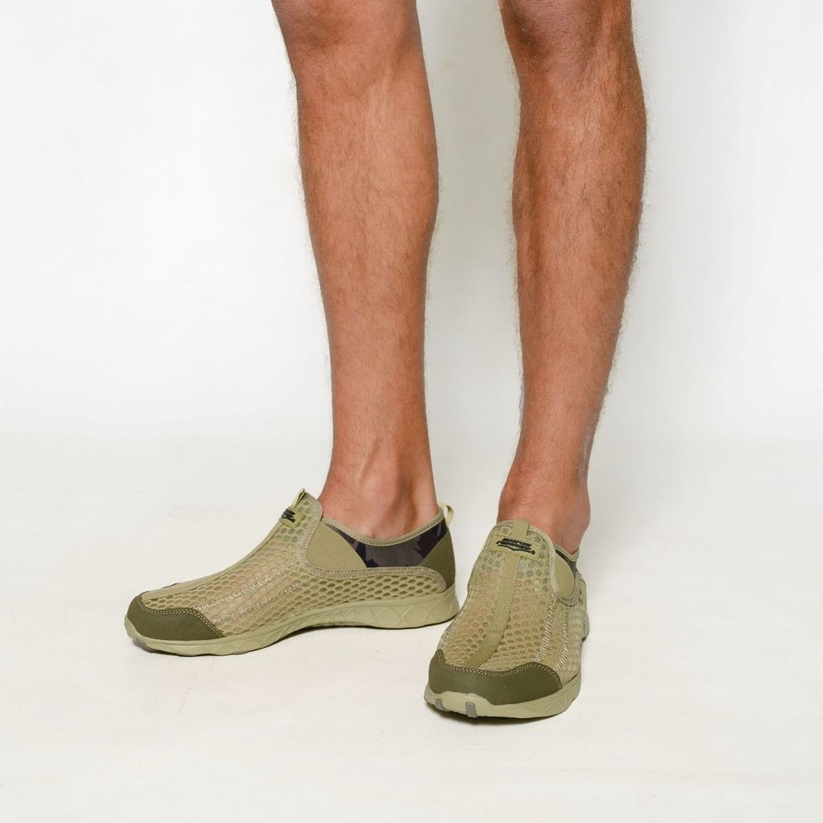 Slip on water online shoes mens